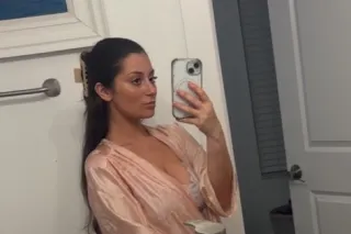 Classy Brunette who Gets the S... - Image 1