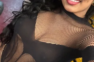 latina pelinegra - Image 4