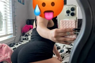 Hermosa latina nueva en la ciu... - Image 1