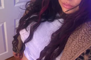 Hot Milf incall party play big... - Image 3