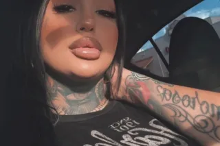 sexy, foreign thick🍑 , your fa... - Image 2