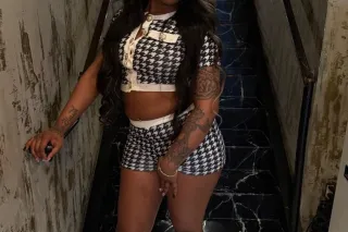 QV SPECIALS HERE FOR A GOOD TIME NO BARE - Image 5