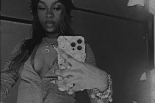 Looking for something sexy and... - Image 3