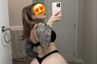 HELLO LATINA WOMAN NEW IN THE ... - Image 1