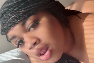 come hang with a bad bitch - Image 5