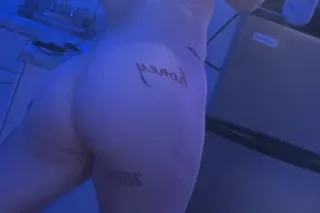 cum see the main attraction💋 -... - Image 2