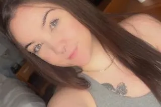 Cum show me some love while i give you a toe curling experience. :)😋 - Image 5