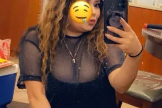 new in town ready to treat a m... - Image 1