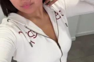 Catch Me While I'm Still Here🥰... - Image 1