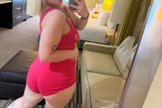 💫 Indulge in Elegance, Wrapped in Discretion 💫 - Image 5