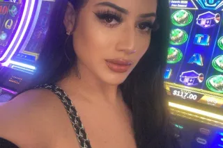 FEMME DOMME - Image 12