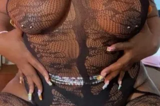 bbw funsize😍😱 - Image 1