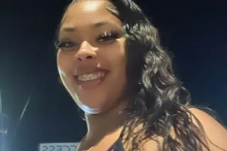 𝑀𝑒𝓇𝒸𝑒𝒹𝑒𝓈 𝒜𝒦𝒜 𝒫𝓇𝑒𝓉𝓉𝒾𝒾🌸OUTS (SEA... - Image 1