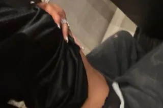 ✨ Petite. Discreet. Erotic Esc... - Image 1