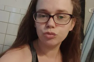 thick thighs and green eyes 😍 ... - Image 3