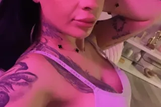 just a small town girl looking for some fun 💋 - Image 8