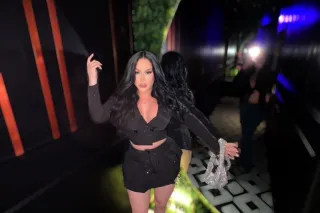 hot ts hosting now - Image 7