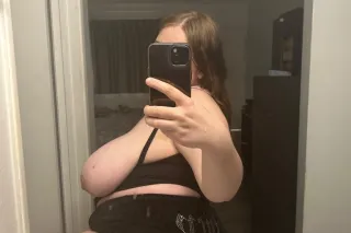 CUM PLAY IN MY LITTLE PINK PUS... - Image 3