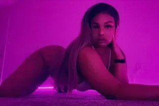 Sexy Busty Brazilian Babe Available for Outcall - Image 3