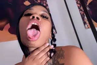 CURVY REDBONE QUEEN 💦 🍫COME EX... - Image 2