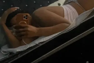 morena , elegante , y discreta... - Image 3