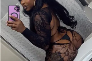 New Wet Ebony Pussy in Town 💦💦 - Image 2