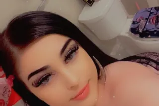 ✨ Soft, feminine energy… but I... - Image 1