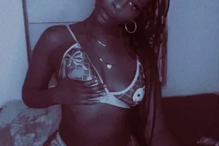 NEW IN TOWN - Image 8