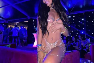 Young Sexy - Bombshell - Hotel... - Image 3