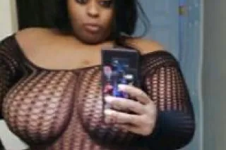 CLICK TOO SEE BIGGEST BOOTY ON... - Image 4