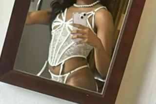 Last Night Cum Get Your Nut💦 In Paris🗼💦💃 - Image 5