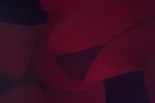 New girl in lake forest - 24 - Image 1