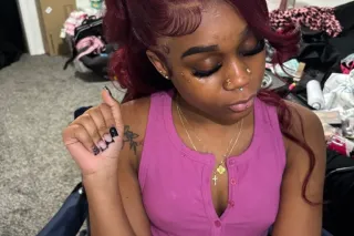 high class girl looking for bi... - Image 4