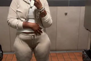 💋PRETTIE THICK VIXEN 🤗😜🤪 📲 tex... - Image 4