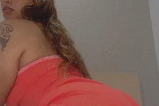 Pretty Face 🍒 With A Slim Wais... - Image 1