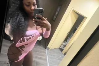 𝐓𝐇𝐄 𝐖𝐄𝐓𝐓𝐄𝐒𝐓 𝐅𝐑𝐄𝐀𝐊 𝐓𝐎 𝐌𝐄𝐄𝐓💦🤩𝐀𝐒𝐊... - Image 3