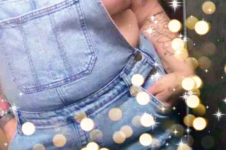 Who wants to get in between th... - Image 4