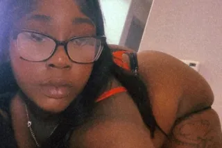 5 ⭐ SEXXYY BLACKKK ! 🙂‍↕ ROSES... - Image 1