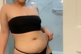 outcalls. im just here to suck... - Image 3