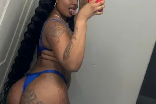 Petite Bombshell 💣 - 20 - Image 2