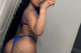 Petite Bombshell 💣 - 20 - Image 3