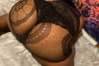 2 girls available for a good t... - Image 3