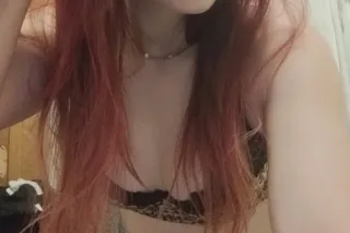 pretty and petite🤪 - 25 - Image 1