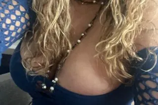 G.F.E LATINA MILF 😊gfe ROSE 🌹T... - Image 2