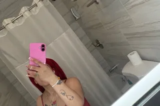 💦💦Hey papiii tight pussy waiti... - Image 2