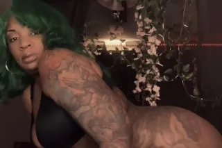 thick 6ft tall Amazon - 36 - Image 4