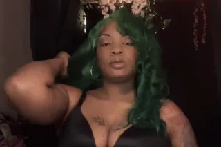 thick 6ft tall Amazon - Image 6