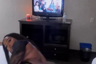 ALL TONGUE NO TEETH - Image 4