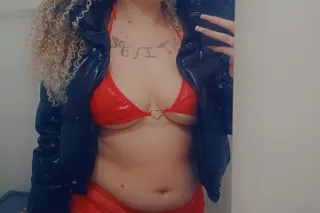 New New New Hot Blonde Beauty Here To Play - Image 2