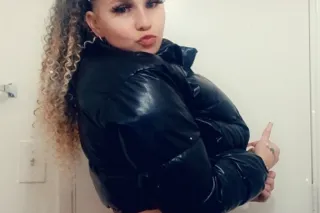 New New New Hot Blonde Beauty Here To Play - Image 4